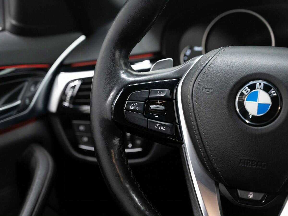 BMW 5 серии 520d xDrive, 2019 Фото №15