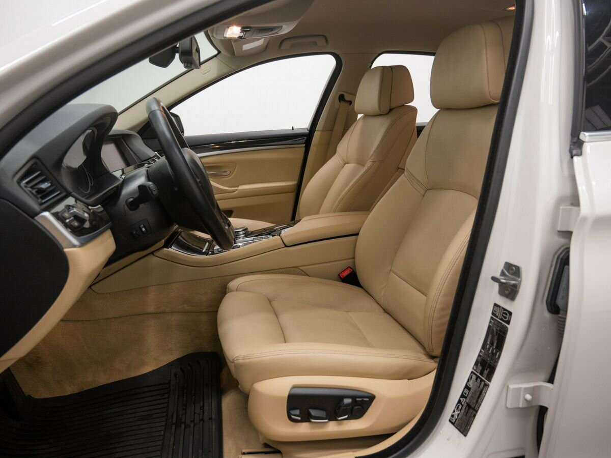 BMW 5 серии 530d xDrive, 2015 Фото №13
