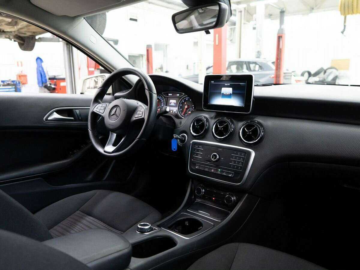 Mercedes-Benz A-Класс 180, 2016 Фото №16