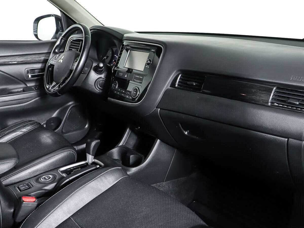 Mitsubishi Outlander, 2016 - 100 062 км. | Фото №8