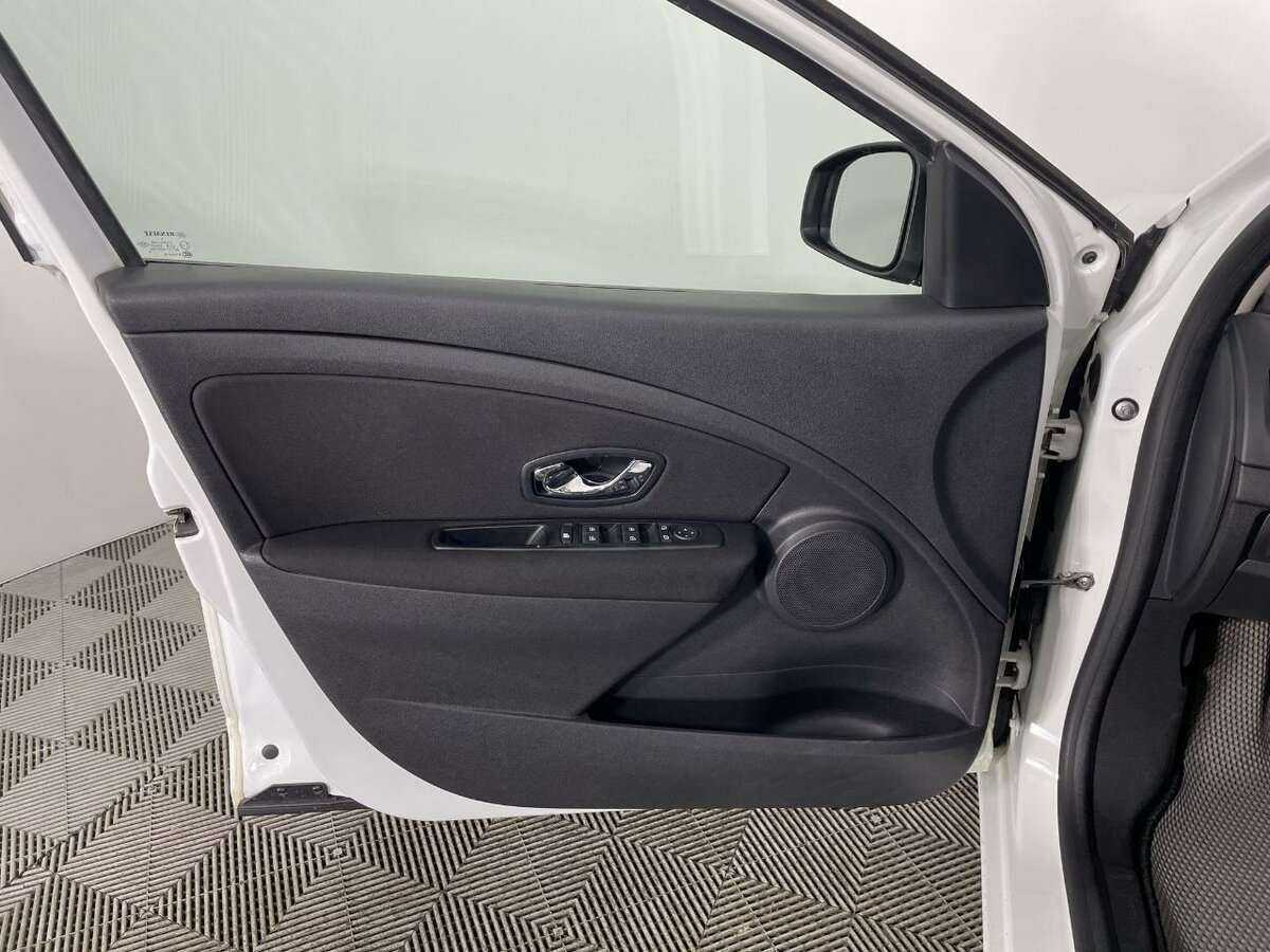 Renault Fluence, 2015 - 187 681 км. | Фото №8