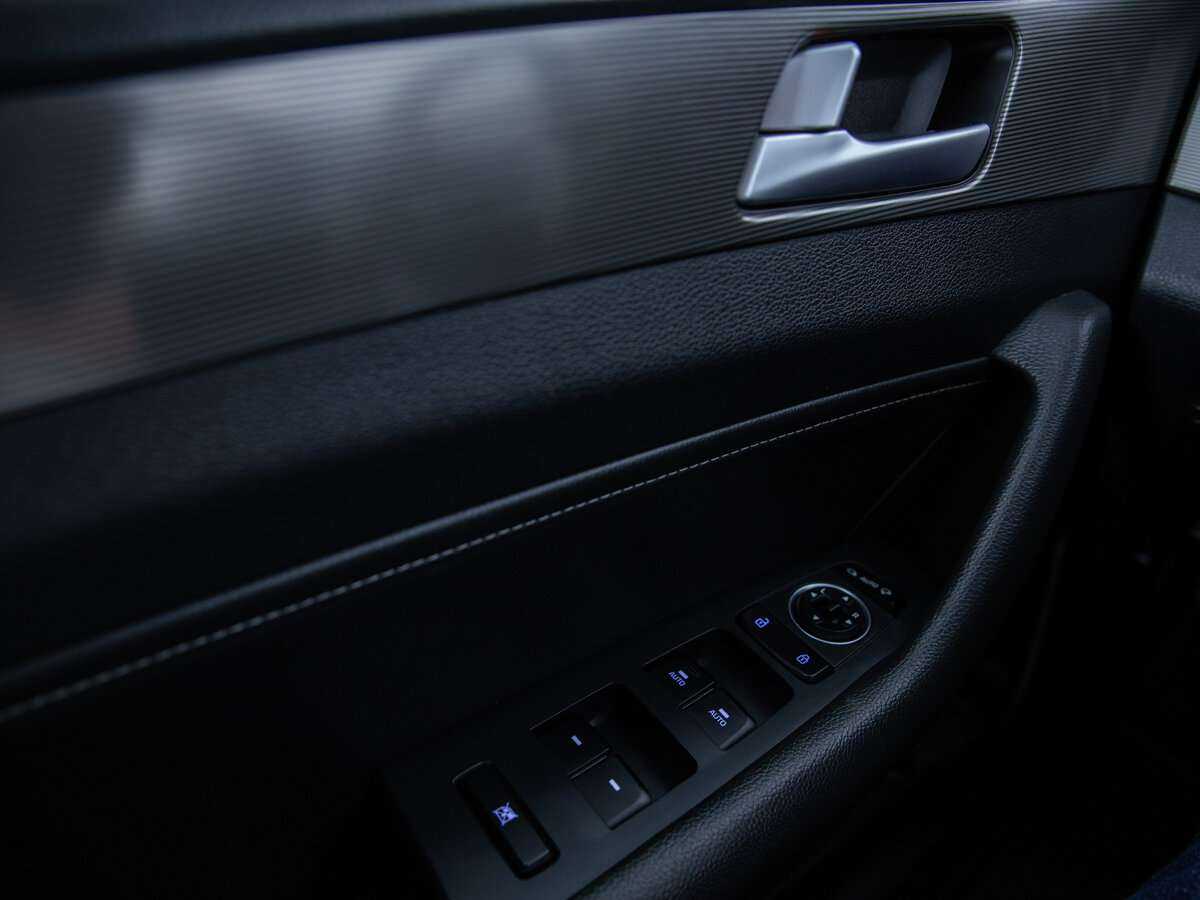 Hyundai Sonata, 2018 Фото №17