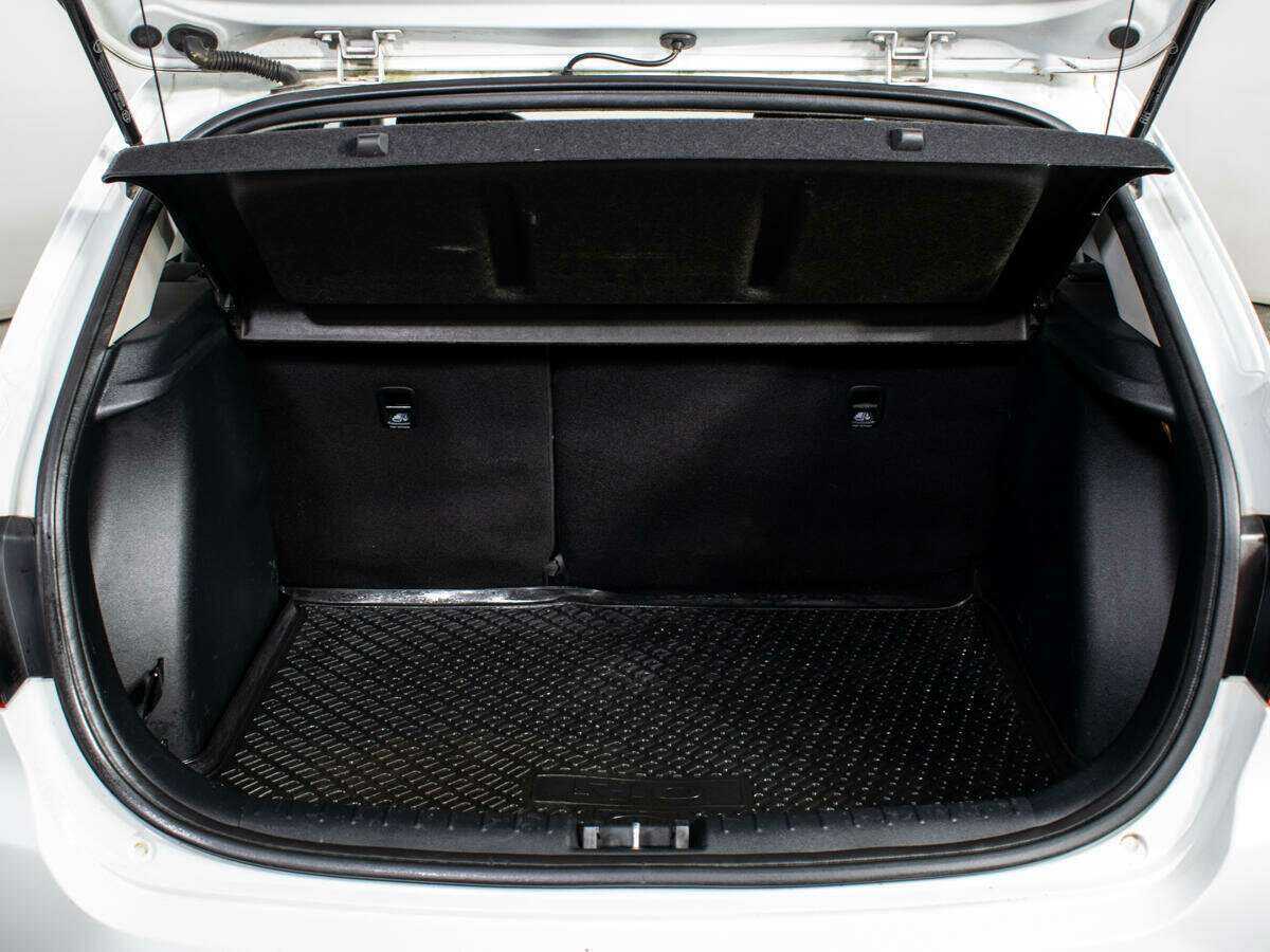 Kia Rio X-Line, 2018 Фото №11