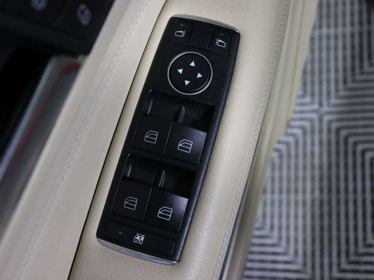 Mercedes-Benz E-Класс 200, 2016 Фото №17