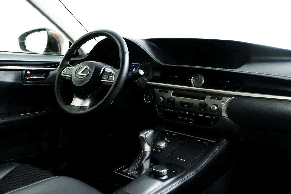 Lexus ES 200, 2016 Фото №9