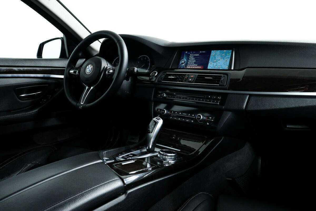 BMW 5 серии 528i xDrive, 2014 Фото №9
