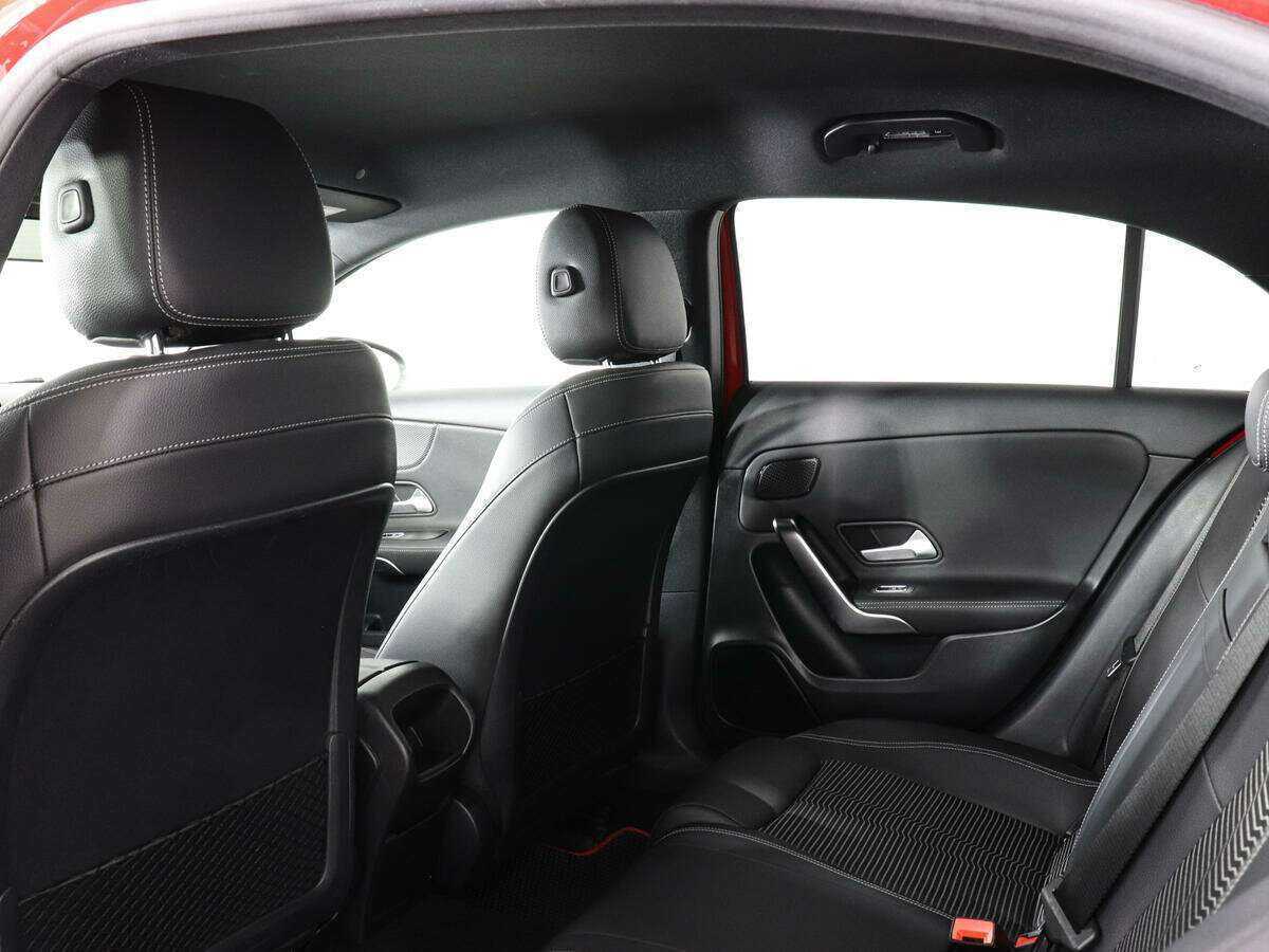 Mercedes-Benz A-Класс 200, 2018 Фото №12