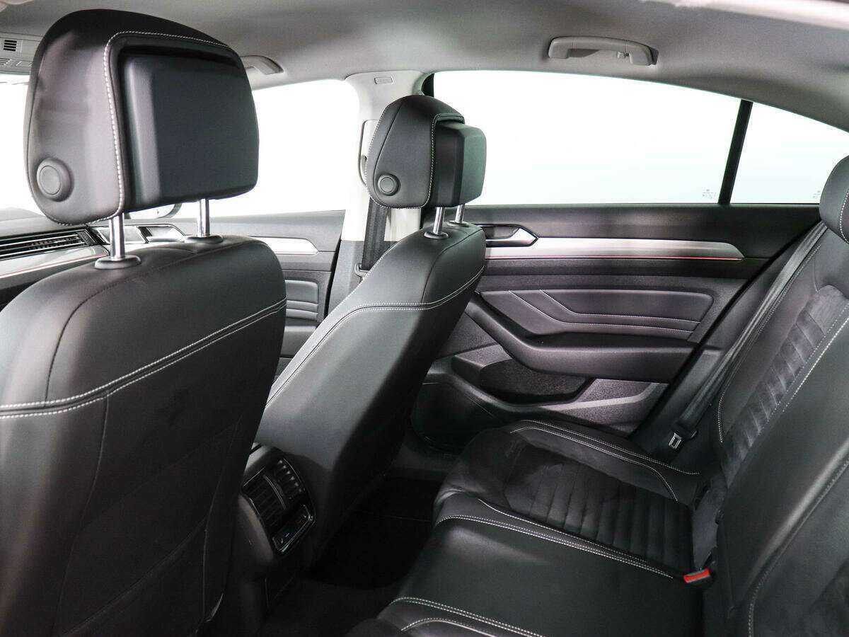 Volkswagen Passat, 2020 Фото №12