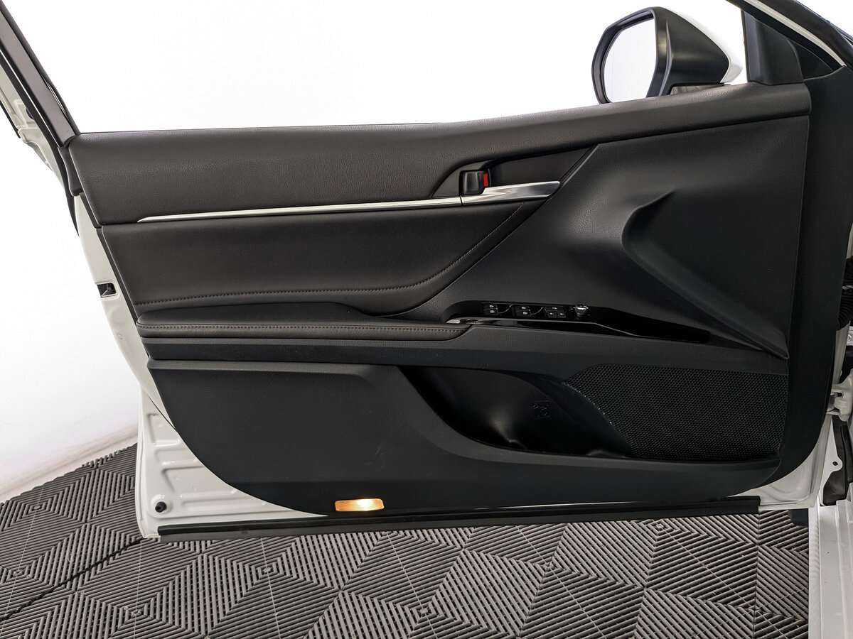 Toyota Camry, 2021 Фото №14