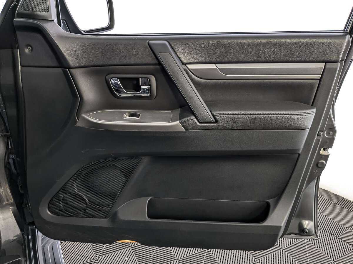 Mitsubishi Pajero, 2013 Фото №25