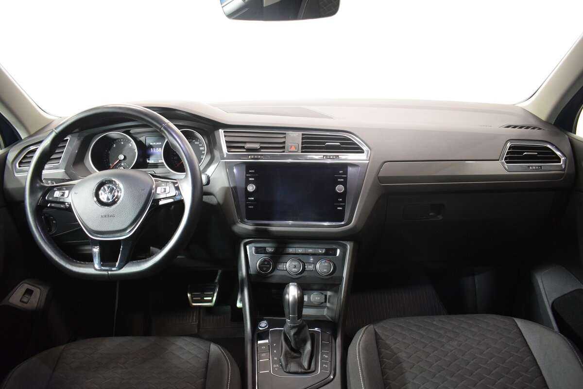 Volkswagen Tiguan, 2018 Фото №16