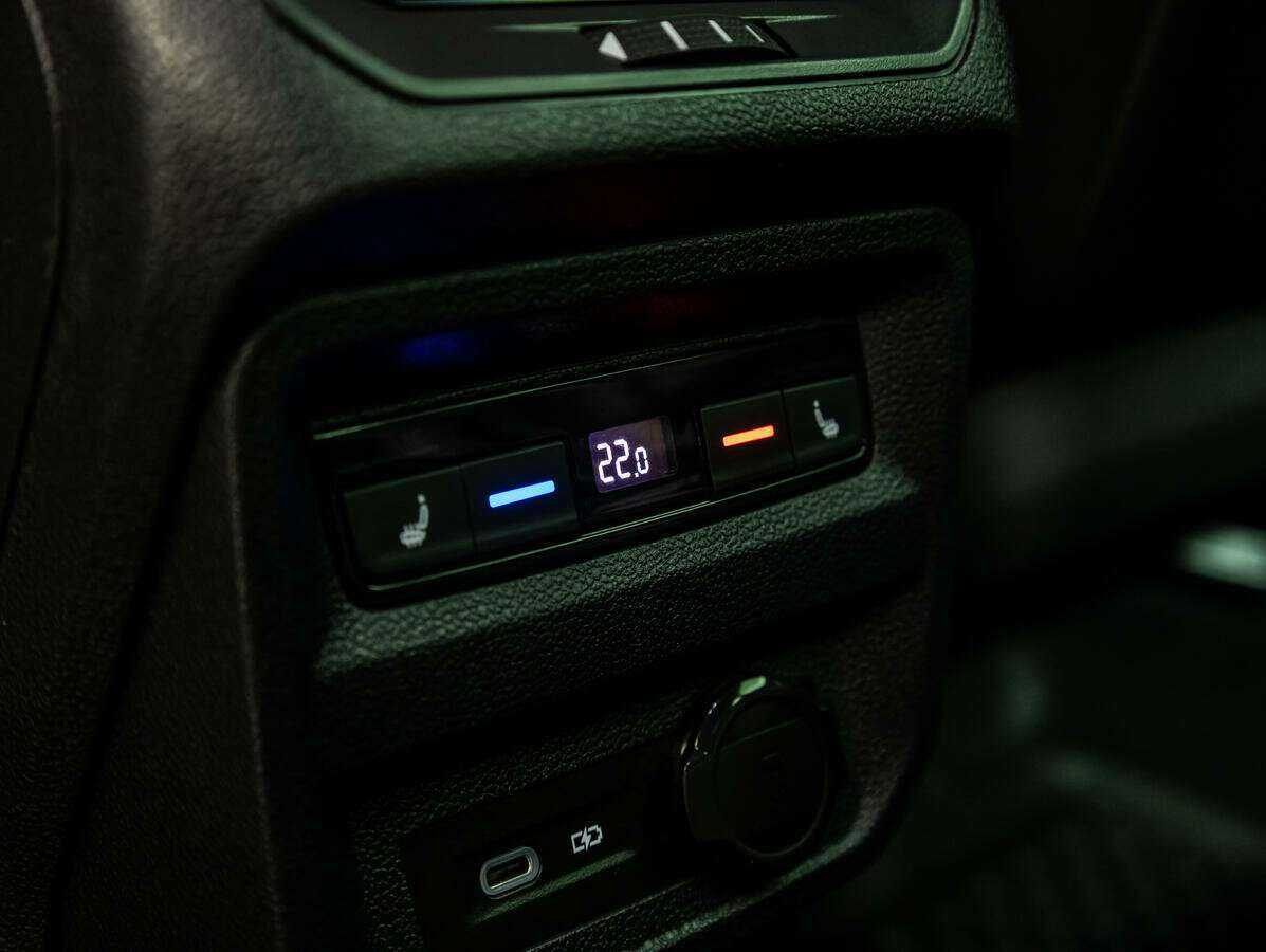 Volkswagen Tiguan, 2021 Фото №16