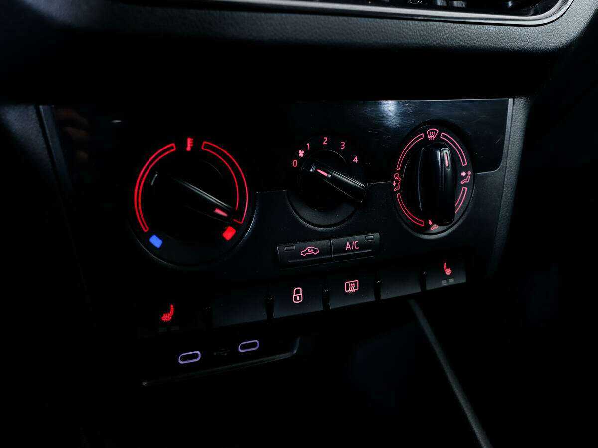 Volkswagen Polo, 2020 Фото №12