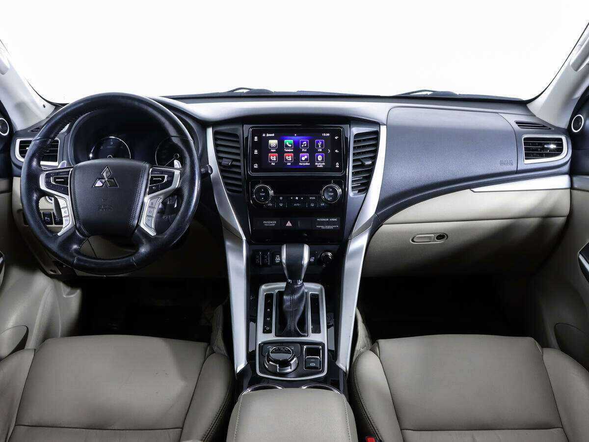 Mitsubishi Pajero Sport, 2017 Фото №10