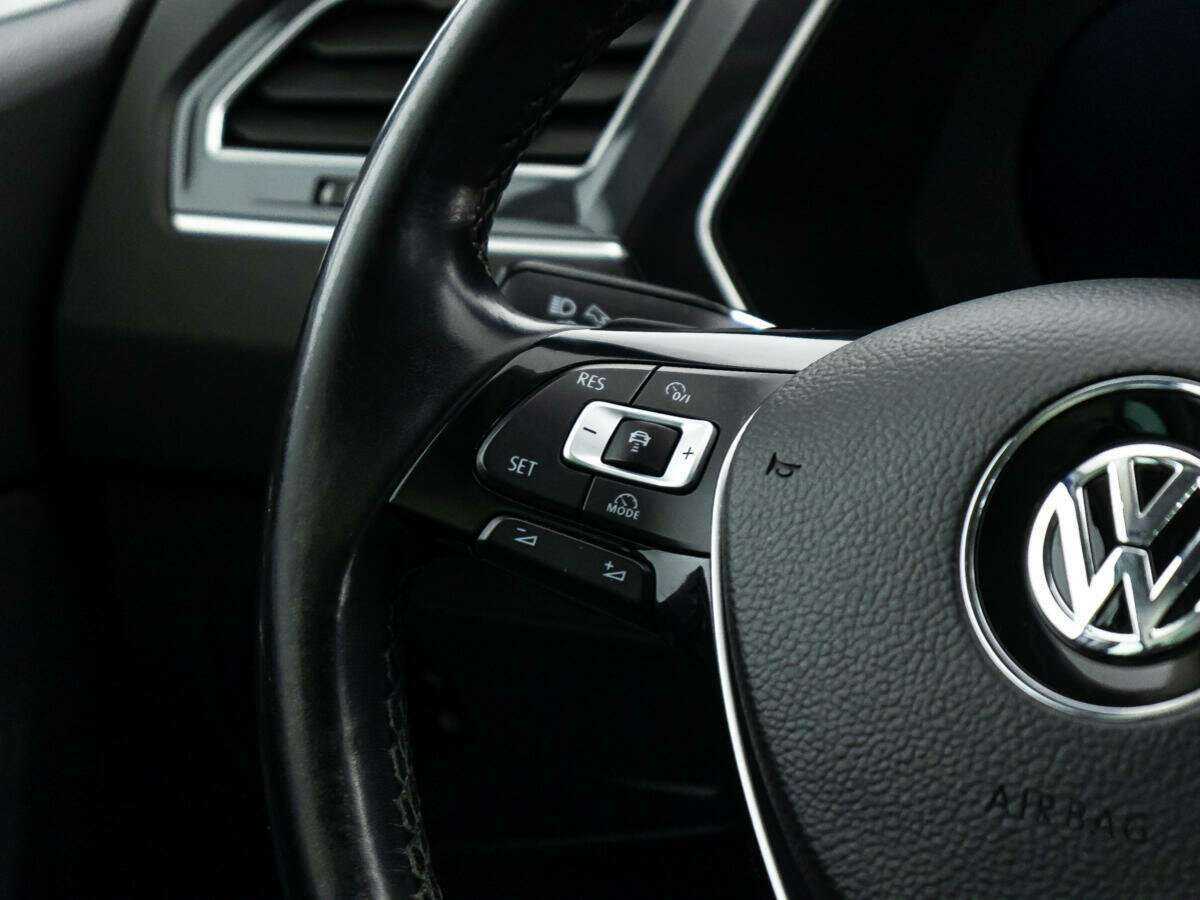 Volkswagen Tiguan, 2018 Фото №21