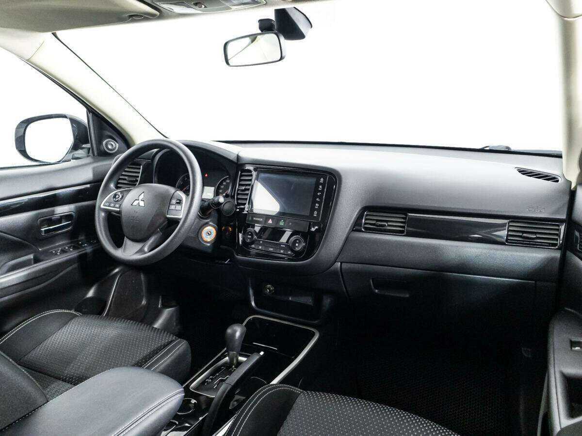 Mitsubishi Outlander, 2022 Фото №9