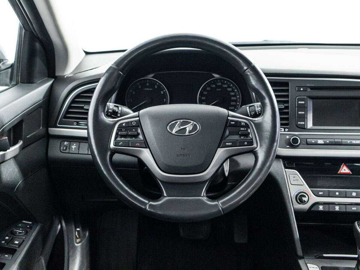Hyundai Elantra, 2018 Фото №17