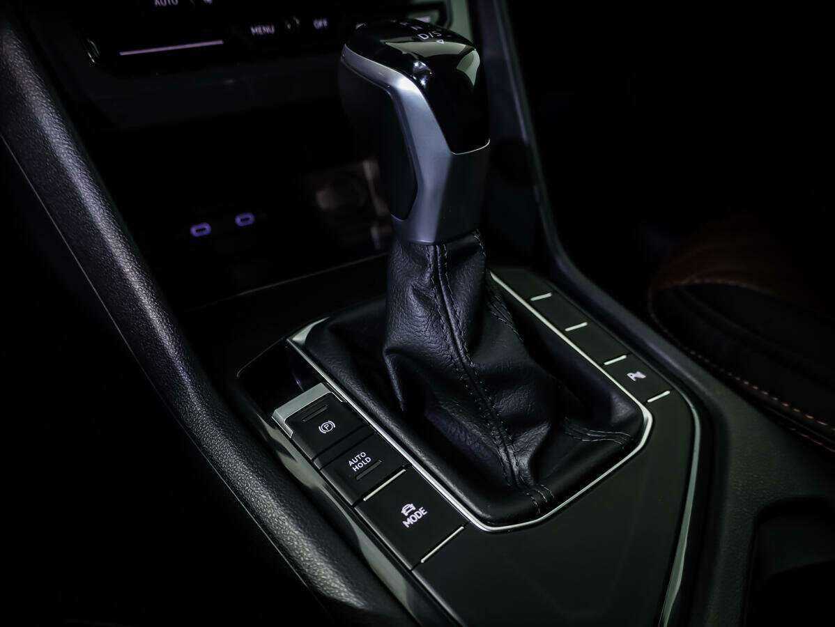 Volkswagen Tiguan, 2020 Фото №15
