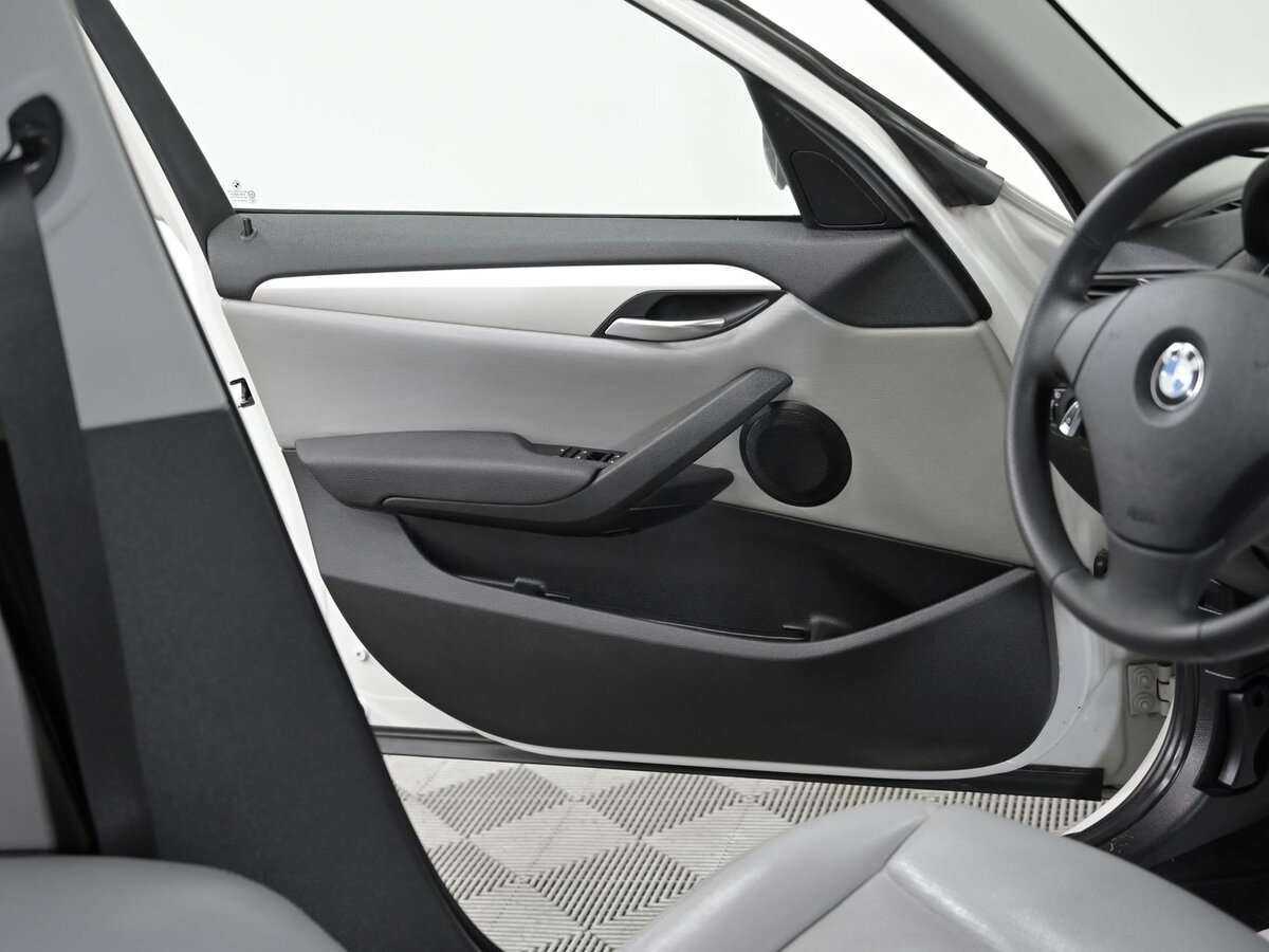 BMW X1 20i, 2012 Фото №9