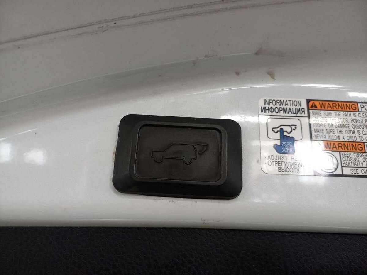 Toyota RAV4, 2018 Фото №18