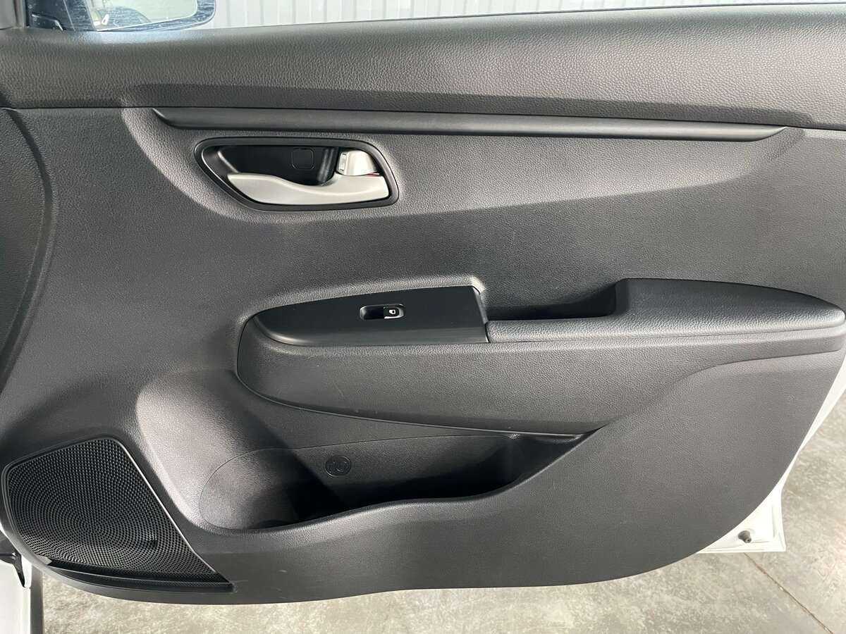 Kia Rio X-Line, 2018 Фото №22