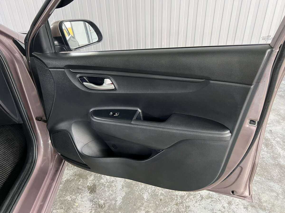 Kia Rio, 2018 Фото №15