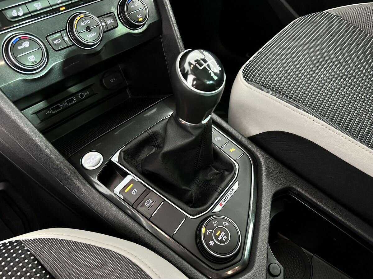 Volkswagen Tiguan, 2019 Фото №13