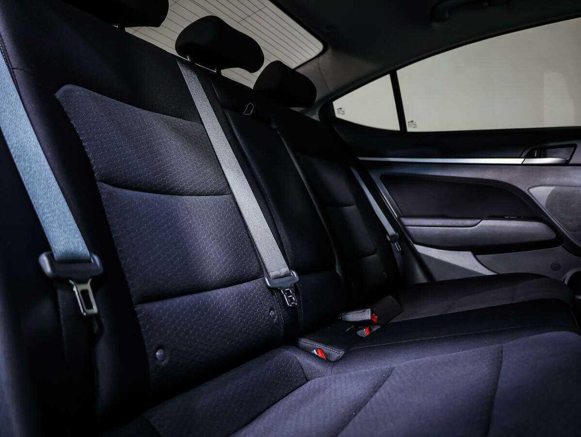 Hyundai Elantra, 2019 Фото №11