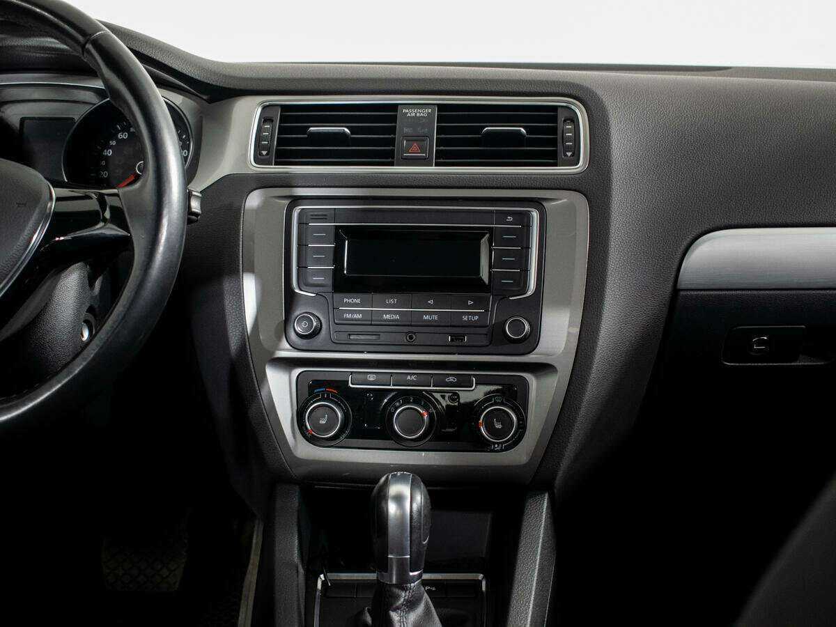 Volkswagen Jetta, 2018 Фото №11