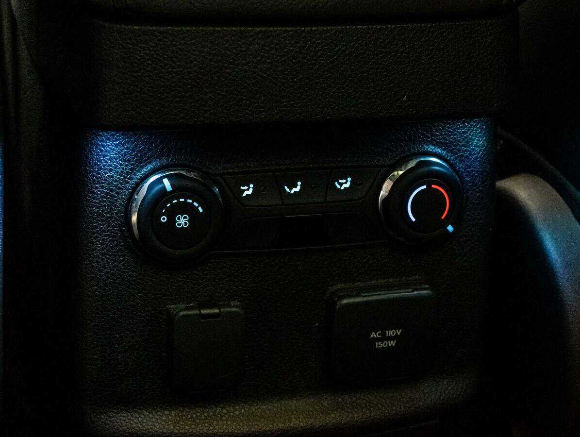 Ford Explorer, 2013 Фото №15