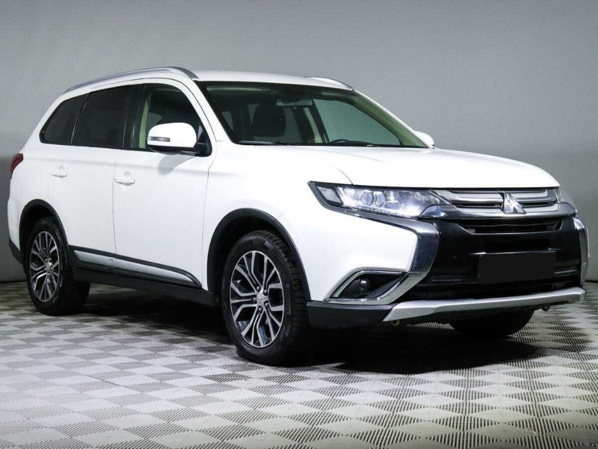 Mitsubishi Outlander, 2018 - 197 000 км. | Фото №3