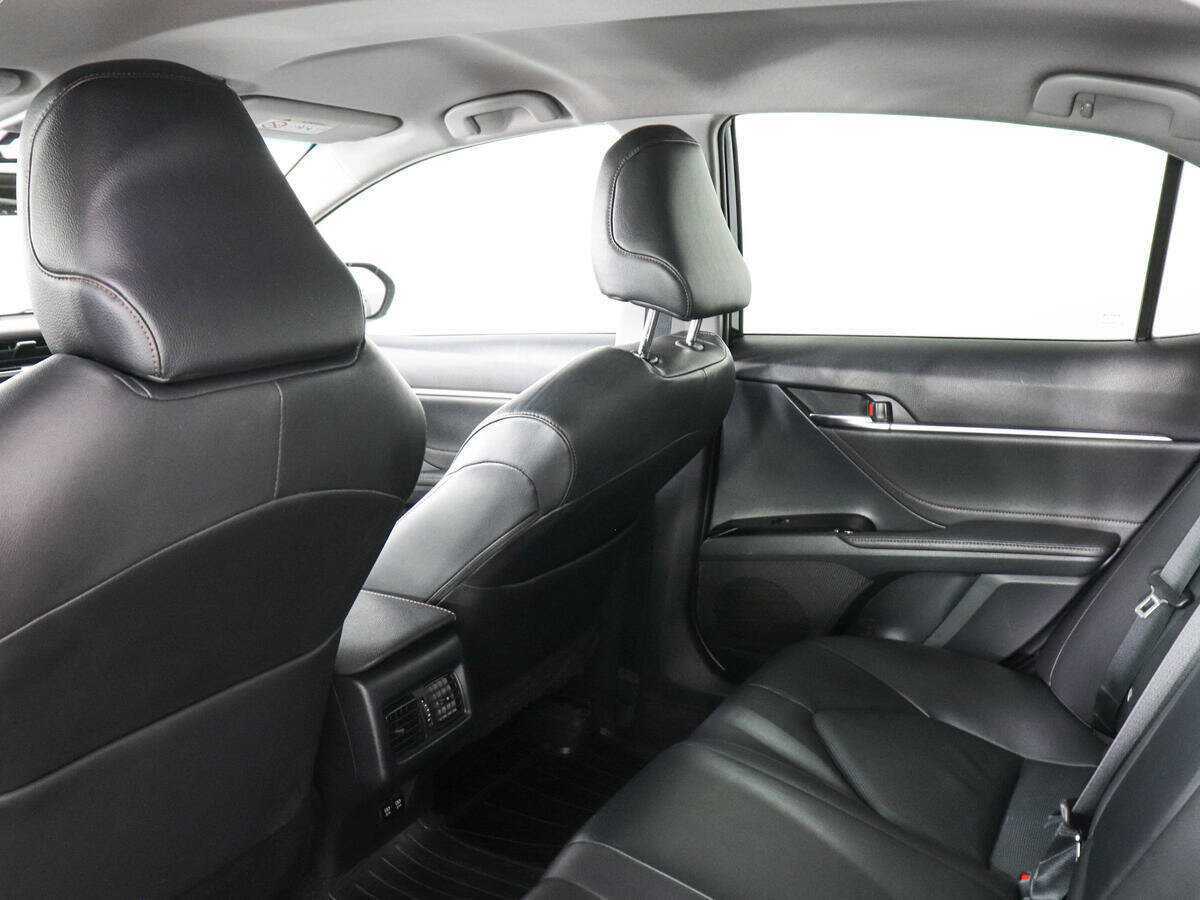 Toyota Camry, 2018 Фото №12