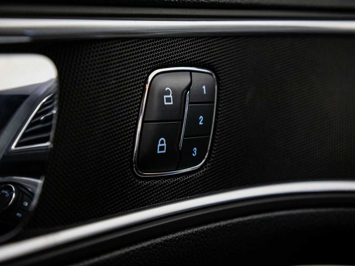 Ford Explorer, 2018 Фото №18