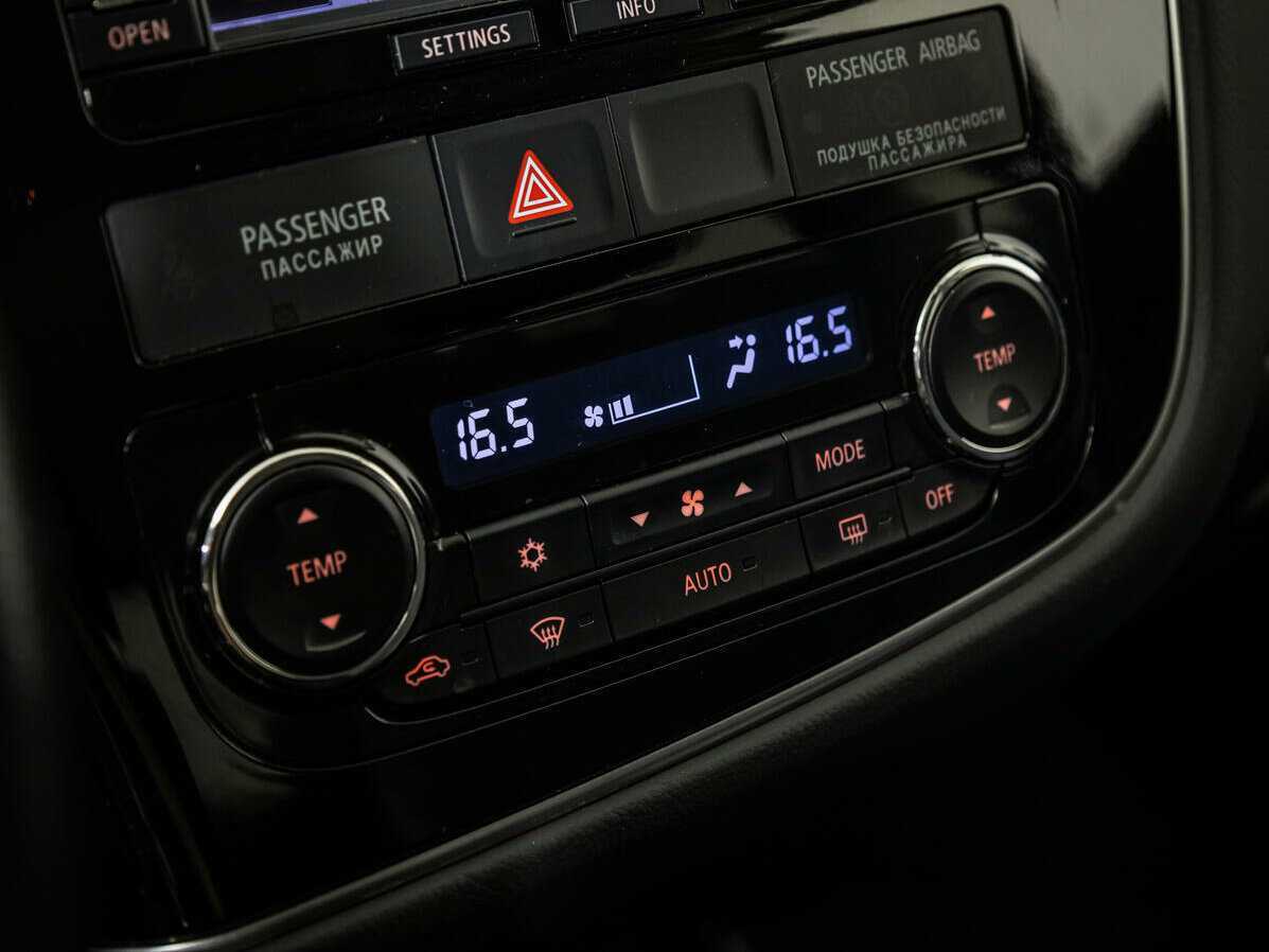 Mitsubishi Outlander, 2015 Фото №16