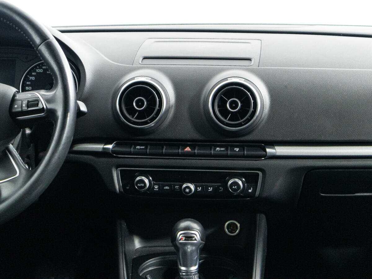 Audi A3, 2015 Фото №14