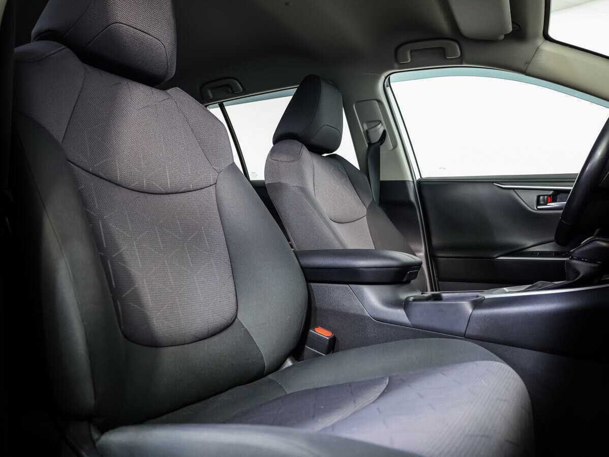 Toyota RAV4, 2020 - 69 982 км. | Фото №8