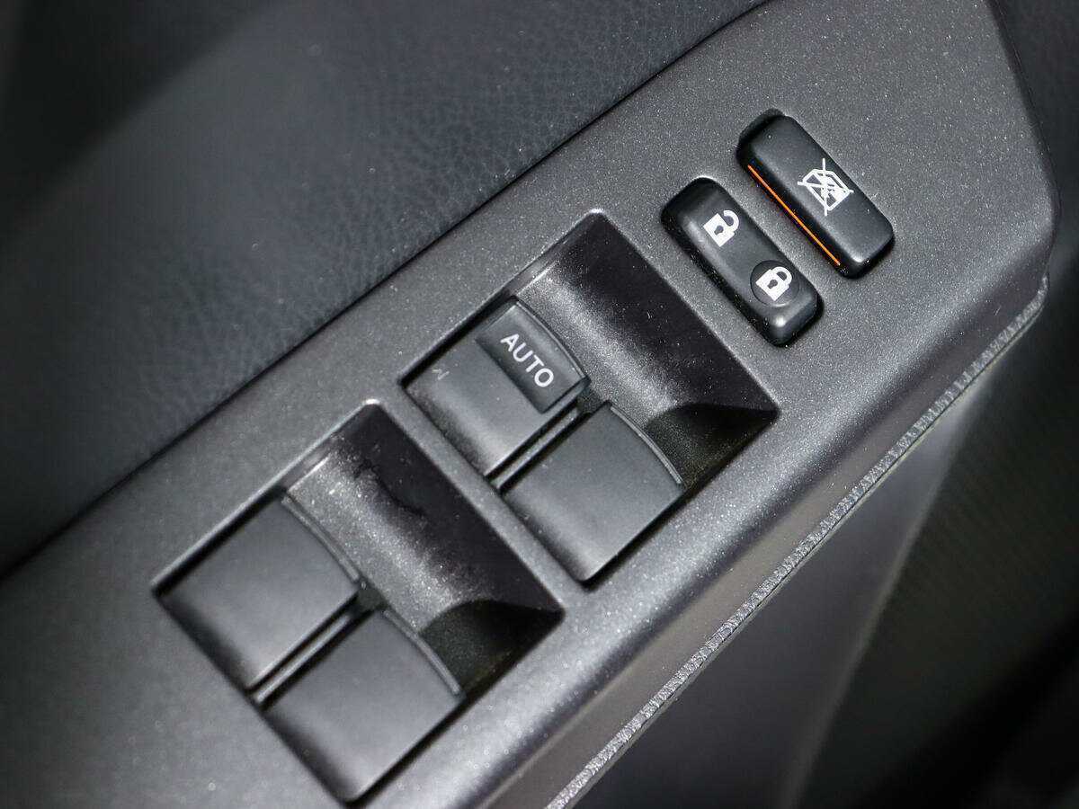 Toyota RAV4, 2018 Фото №16