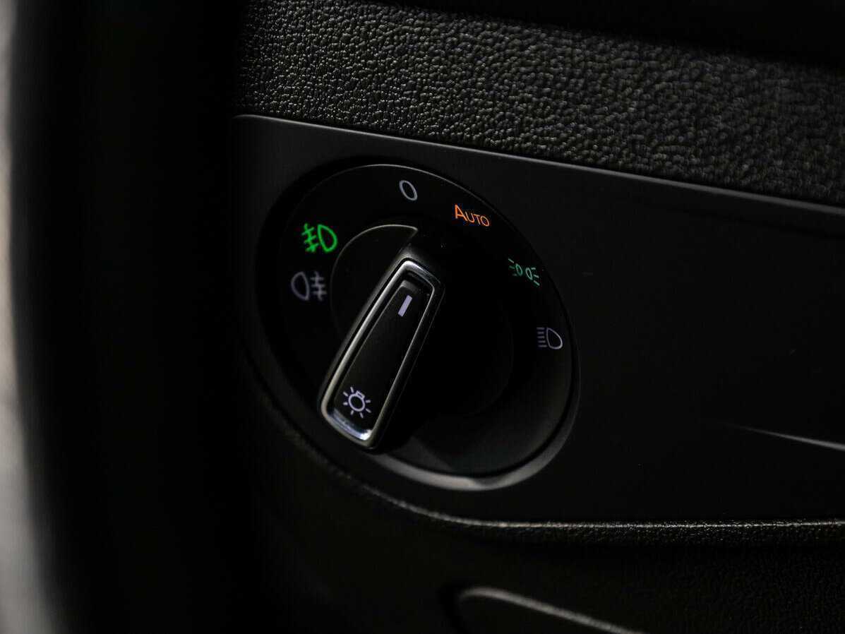 Volkswagen Tiguan L, 2018 Фото №17