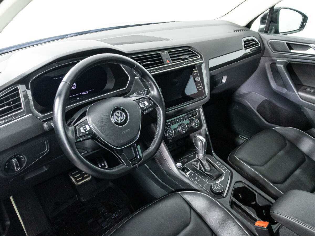 Volkswagen Tiguan, 2018 Фото №11