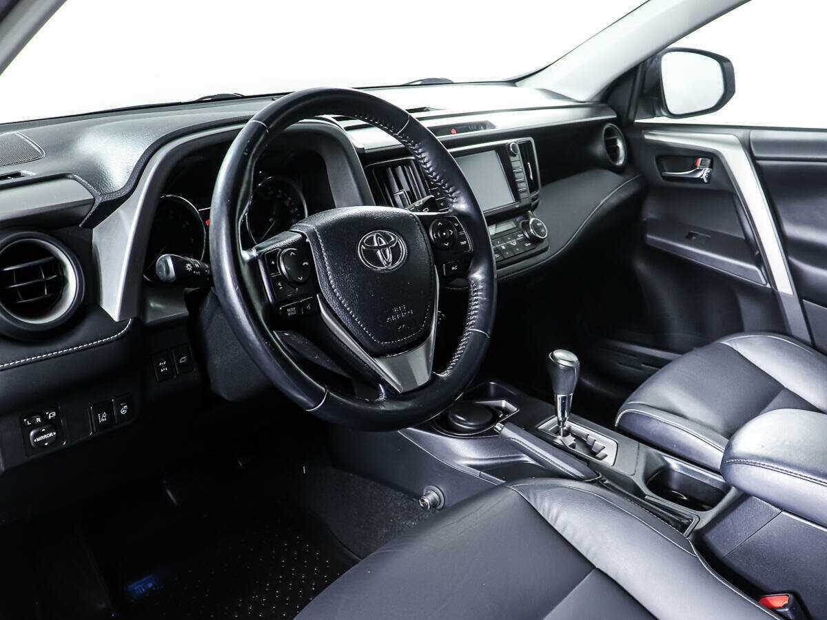 Toyota RAV4, 2018 Фото №12