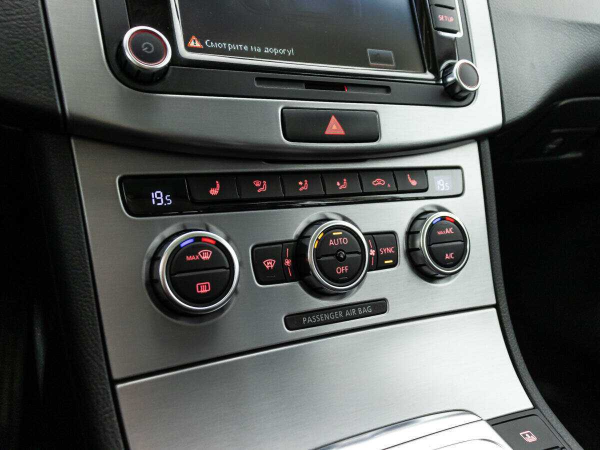 Volkswagen Passat CC, 2013 Фото №16