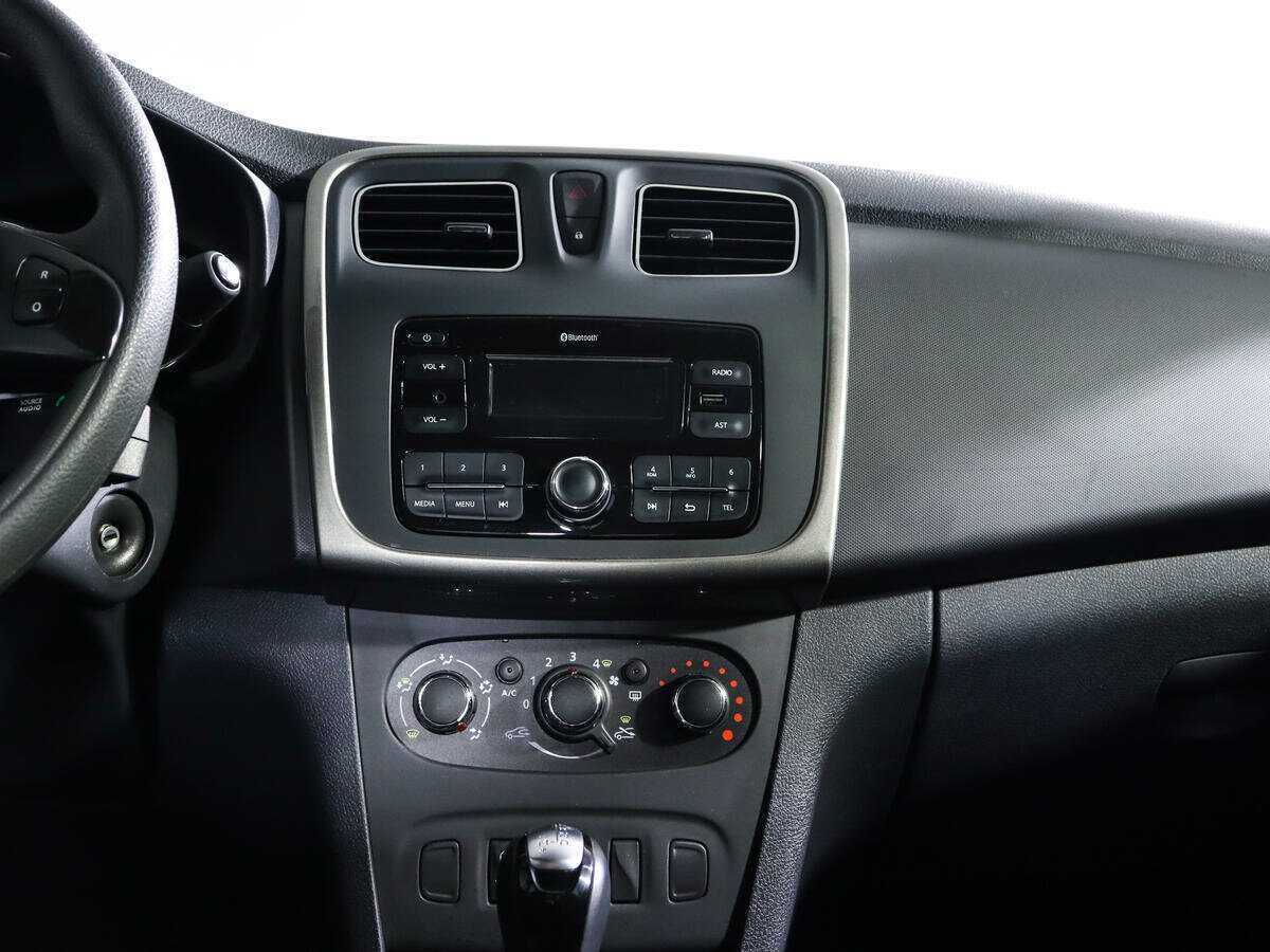 Renault Logan, 2017 Фото №13