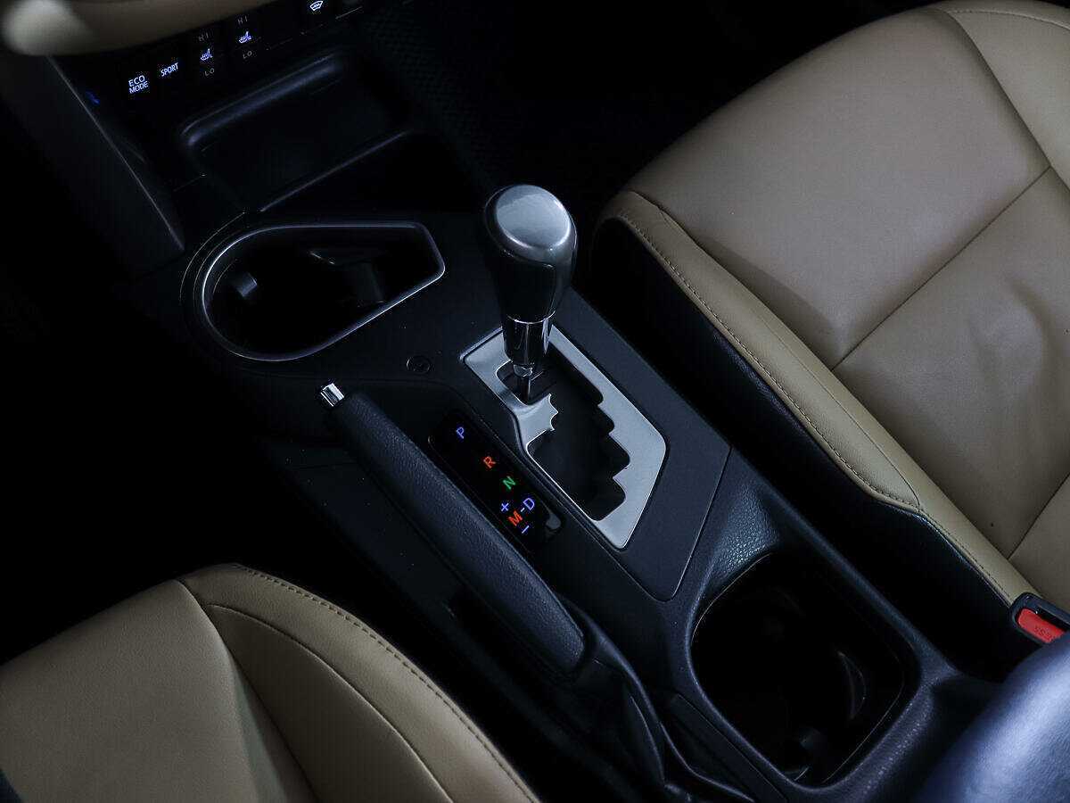 Toyota RAV4, 2018 Фото №15