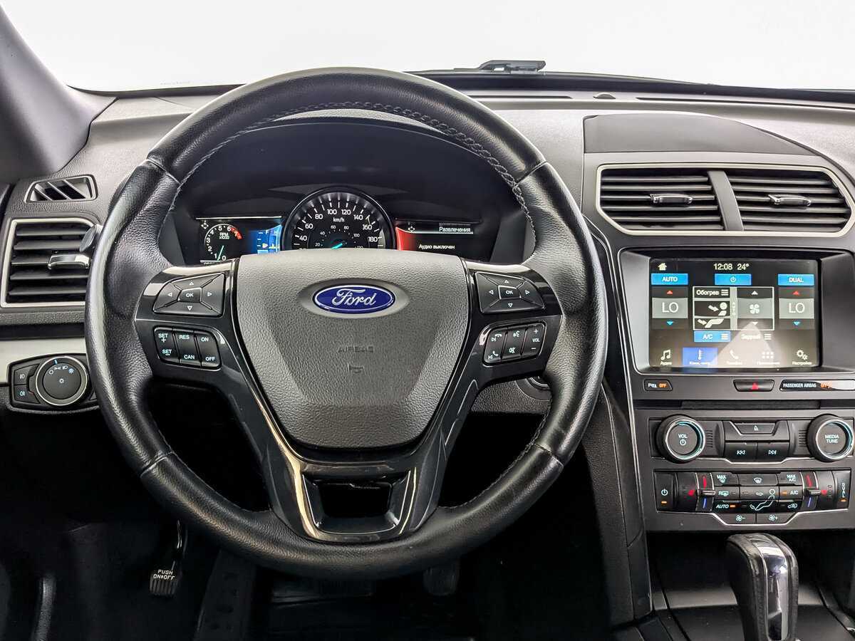 Ford Explorer, 2017 Фото №18