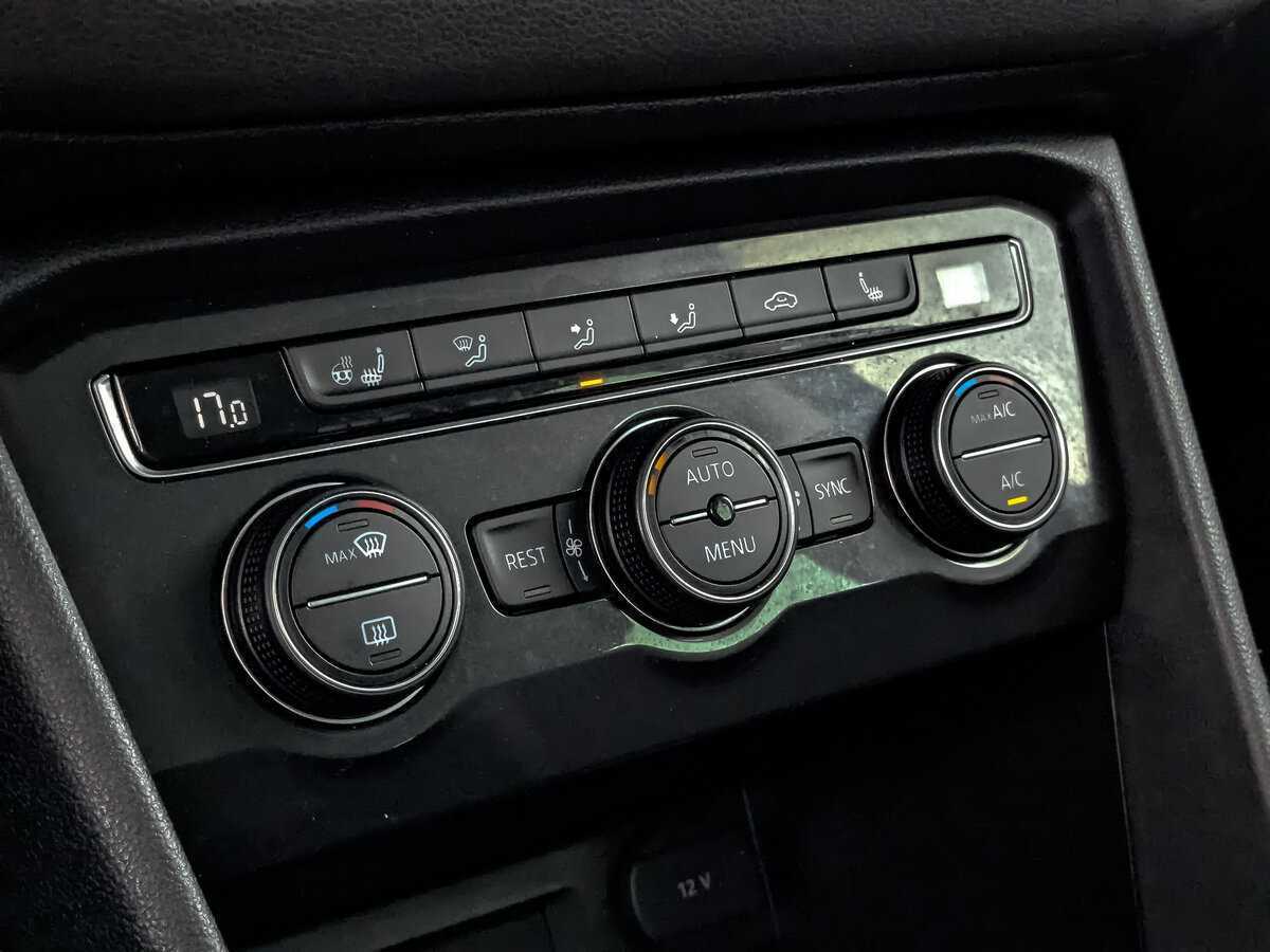 Volkswagen Tiguan, 2018 Фото №17