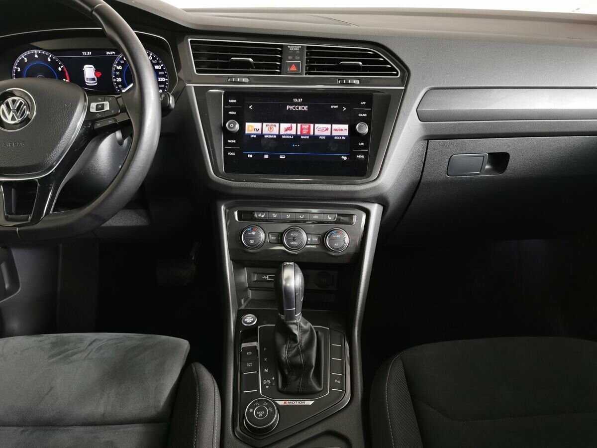 Volkswagen Tiguan, 2018 Фото №11