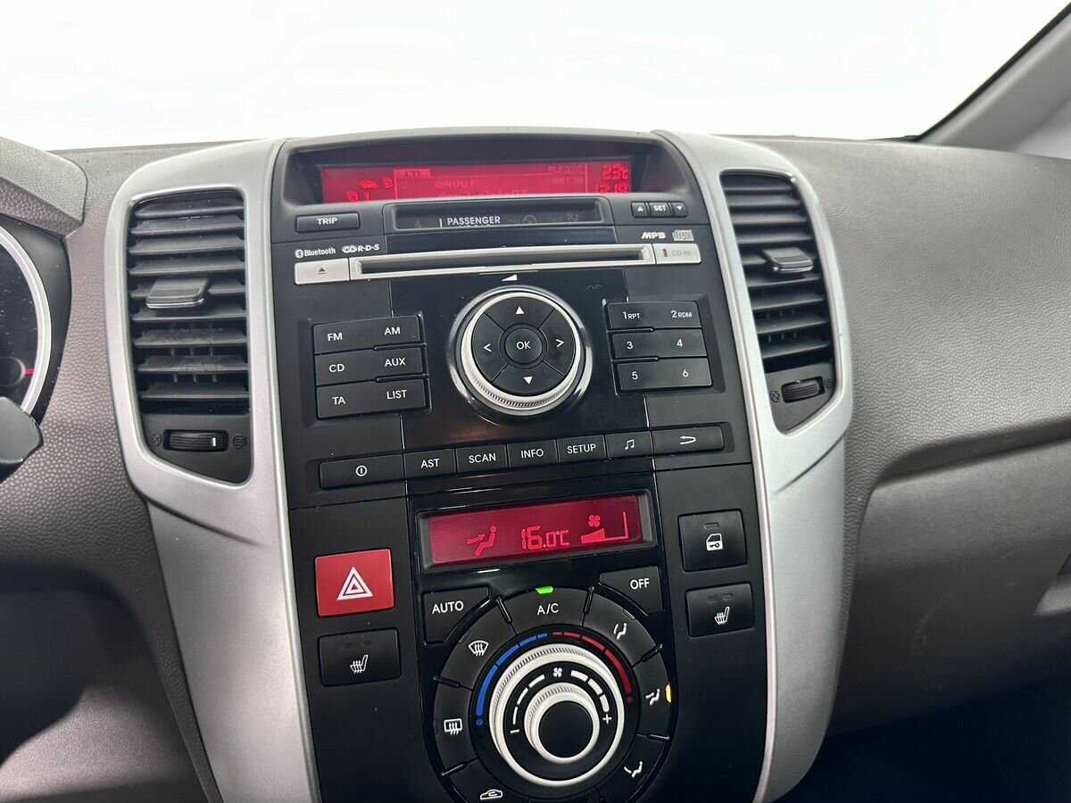 Kia Venga, 2013 Фото №12