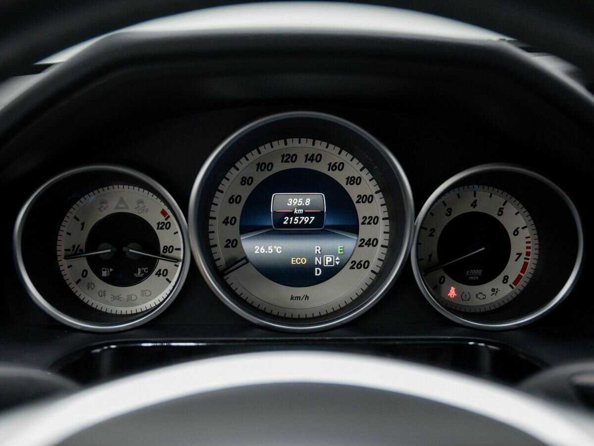 Mercedes-Benz E-Класс 300, 2013 Фото №21