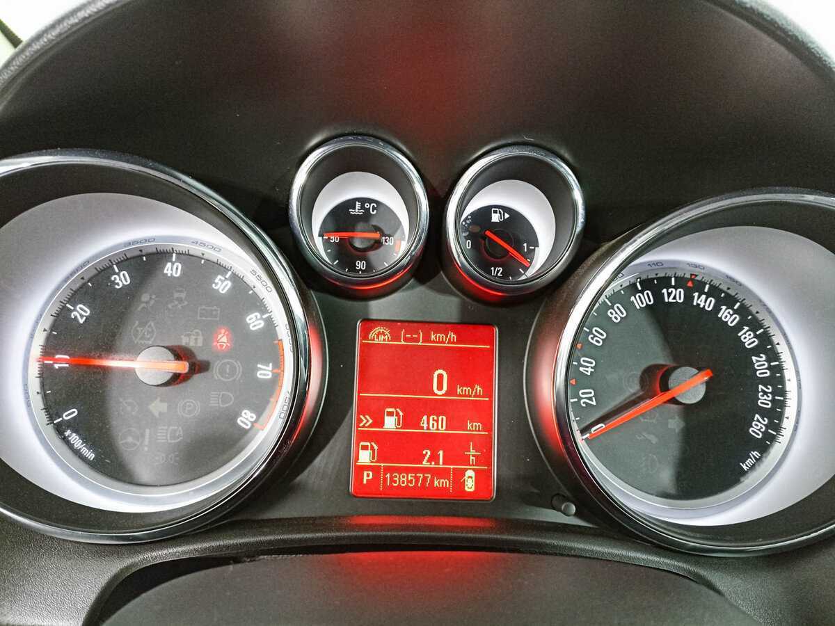 Opel Astra GTC, 2014 Фото №11