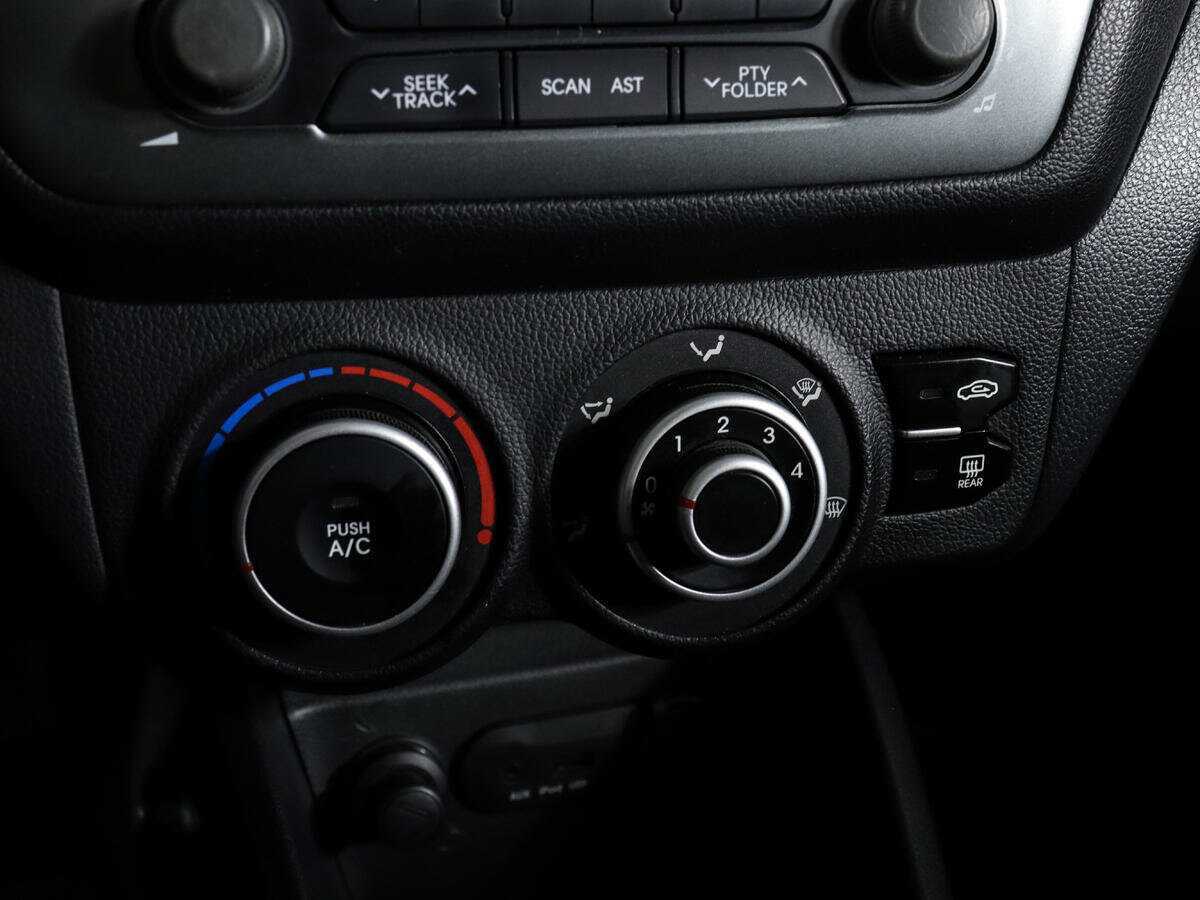 Kia Rio 5-speed, 2013 Фото №13